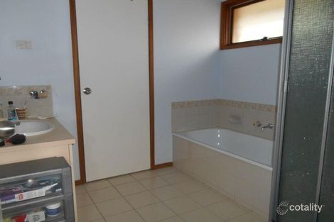 Property photo of 23 Caroline Crescent Cranbourne West VIC 3977