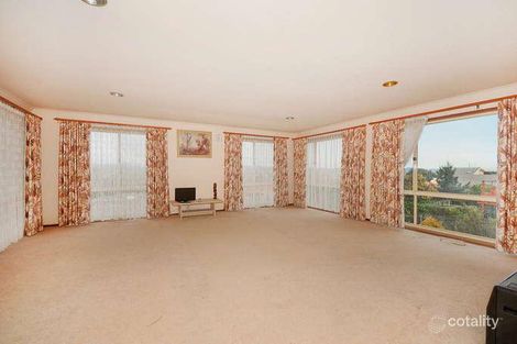 Property photo of 2 Dixon Place Jerrabomberra NSW 2619