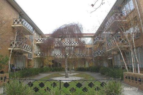 1/3 Wimbledon Ave, Elwood, VIC 3184