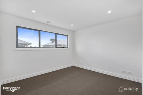 Property photo of 2/26 Valerian Avenue Altona North VIC 3025