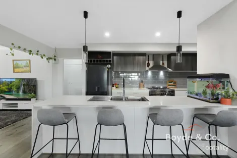 Property photo of 57 Pepper Crescent Drouin VIC 3818