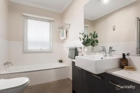 Property photo of 2/19 Main Road Lower Plenty VIC 3093
