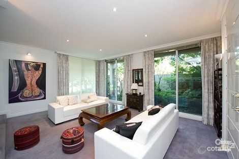 Property photo of 20 Langdon Road Caulfield North VIC 3161