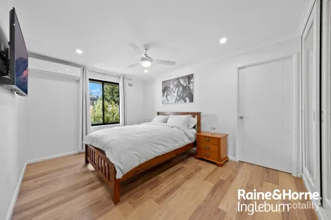 Property photo of 4 Miner Place Ingleburn NSW 2565