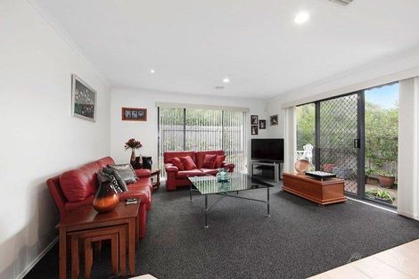 Property photo of 2 Coptfold Court Glen Waverley VIC 3150