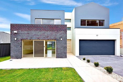 4 Wentworth St, Greenacre, NSW 2190