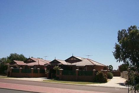 Property photo of 2/40 Kinross Drive Kinross WA 6028