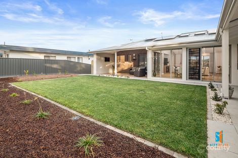 Property photo of 2 Elwick Place Lyons ACT 2606