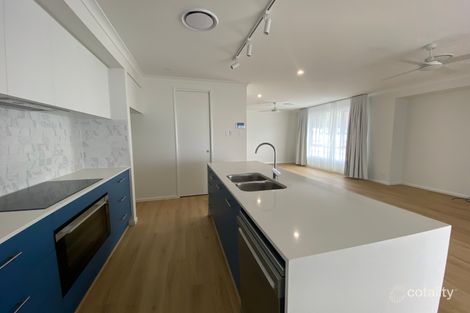 8 GARVIN ST, YAMBA, NSW 2464