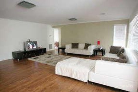 Property photo of 4 Valhalla Place Craigieburn VIC 3064