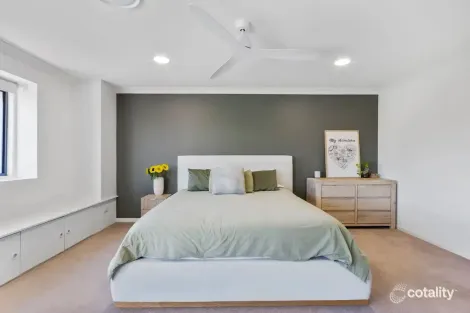 133/125 Santa Cruz Bvd, Clear Island Waters, QLD 4226