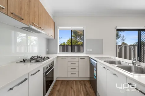 Property photo of 12 Farrow Place Maddingley VIC 3340