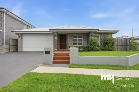 127 Pleasant Cct, Gledswood Hills, NSW 2557