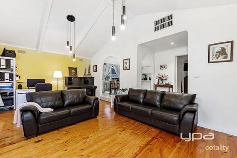 Property photo of 3 Fairfax Circuit Albanvale VIC 3021