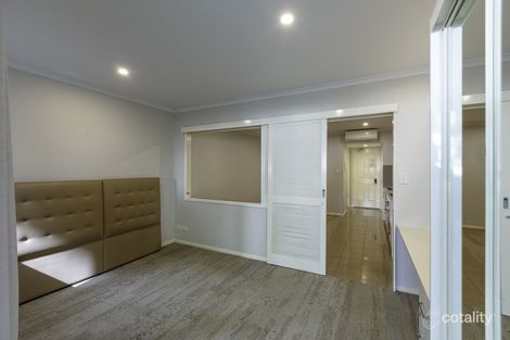 Property photo of 106/85 Deakin Street Kangaroo Point QLD 4169