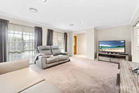 Property photo of 8 Reginald Court Cranbourne West VIC 3977