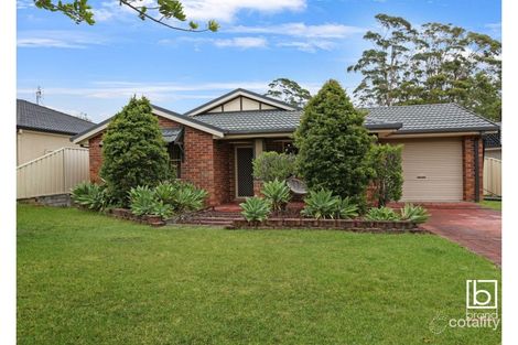 Property photo of 4 Bancroft Close Blue Haven NSW 2262