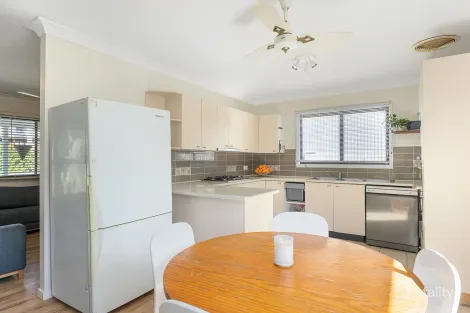 Property photo of 86 Cadonia Road Tuggerawong NSW 2259