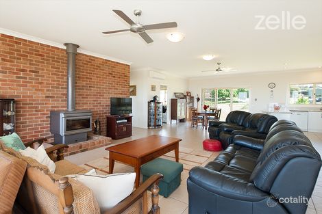 Property photo of 37 Alexandra Way Table Top NSW 2640