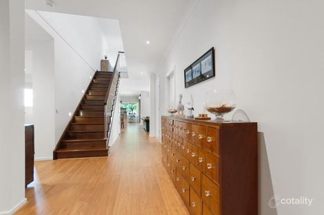 Property photo of 5 Waterside Circuit Sandhurst VIC 3977