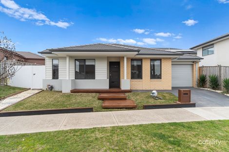6 Leghorn Way, Clyde North, VIC 3978