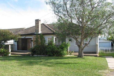 8 Guam St, Shortland, NSW 2307