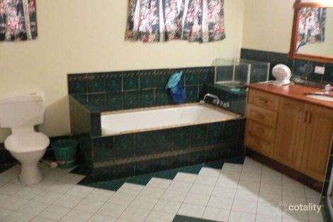 Property photo of 23 Malpas Street Boyne Island QLD 4680