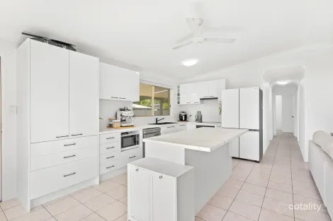 Property photo of 128 Shute Harbour Road Cannonvale QLD 4802