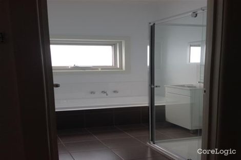 Property photo of 16 Tarneit Road Werribee VIC 3030