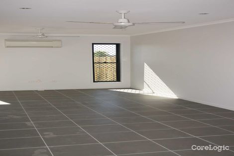 Property photo of 1/2 Makybe Diva Drive Ooralea QLD 4740