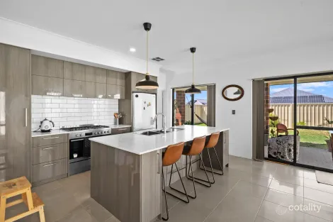 Property photo of 10 Bonnington Loop Madora Bay WA 6210