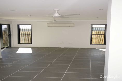 Property photo of 1/2 Makybe Diva Drive Ooralea QLD 4740