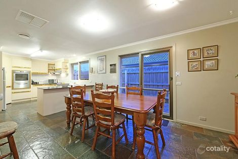 Property photo of 10 Surat Place Rowville VIC 3178