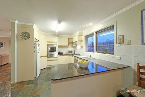 Property photo of 10 Surat Place Rowville VIC 3178