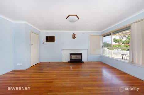 Property photo of 40 Stradbroke Drive St Albans VIC 3021