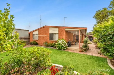 4 Ross St, Colac, VIC 3250