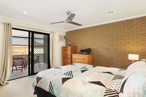 Property photo of 2/30 Yeronga Street Yeronga QLD 4104