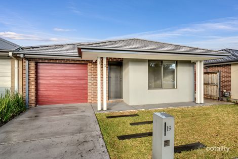 Property photo of 19 Solar Way Mickleham VIC 3064
