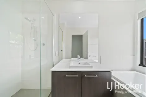 Property photo of 71 Darnell Street Yarrabilba QLD 4207