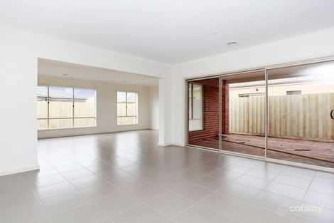 Property photo of 20 Firebird Street Cranbourne East VIC 3977