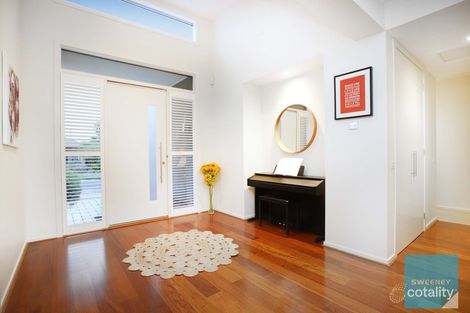 Property photo of 10 Glen Drouitt Drive Caroline Springs VIC 3023