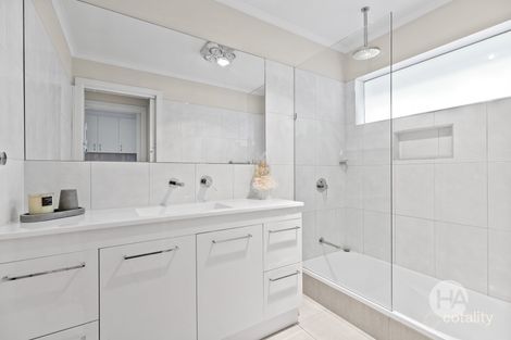 Property photo of 16 Kumala Drive Somerville VIC 3912