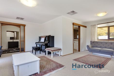Property photo of 10 Collins Grove Croydon North VIC 3136