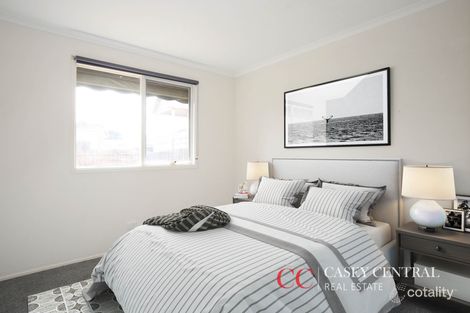 Property photo of 44 Maltravers Crescent Cranbourne North VIC 3977