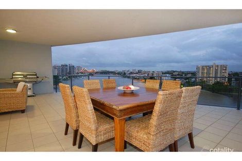 Property photo of 42/98 Thorn Street Kangaroo Point QLD 4169