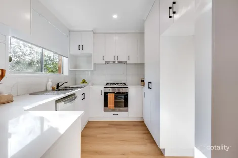 Property photo of 14 Sapphire Circuit West Wodonga VIC 3690