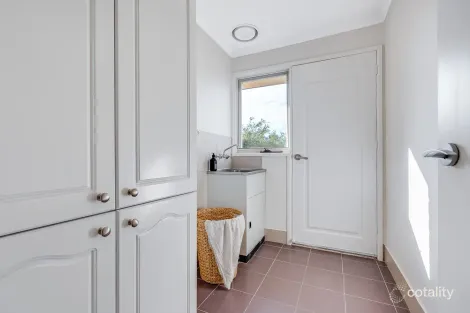 Property photo of 14 Sapphire Circuit West Wodonga VIC 3690