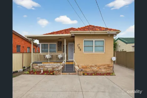 198 Roberts Rd, Greenacre, NSW 2190