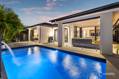 32 Emerald Dr, Helensvale, QLD 4212