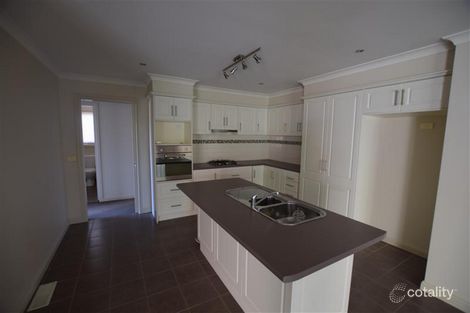 Property photo of 14 Walker Court Warrnambool VIC 3280